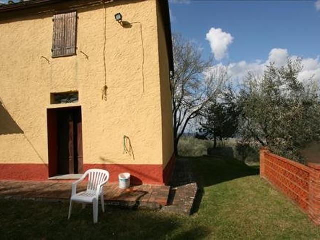 Scopri questa affascinante opportunità di acquisto nel cuore. 227m² Scrofiano