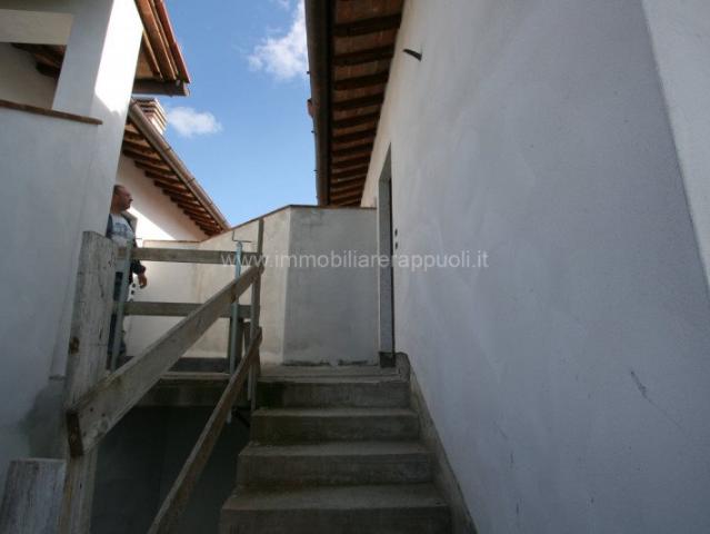 Scopri questo affascinante appartamento al grezzo situato al. 5m² Lucignano