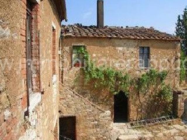 Scopri questo affascinante borgo situato nel cuore della Tos. 2100m² Rapolano terme