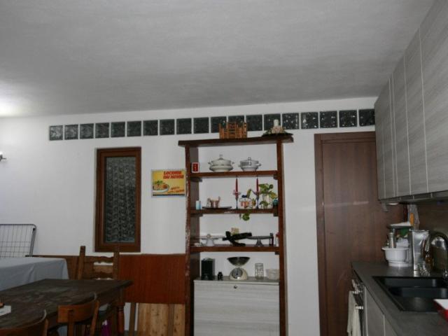 Scopri questo incantevole casale rustico di 232 mq situato n. 232m² Trequanda