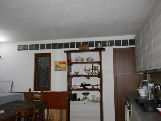 Scopri questo incantevole casale rustico di 232 mq situato n. 232m² Trequanda