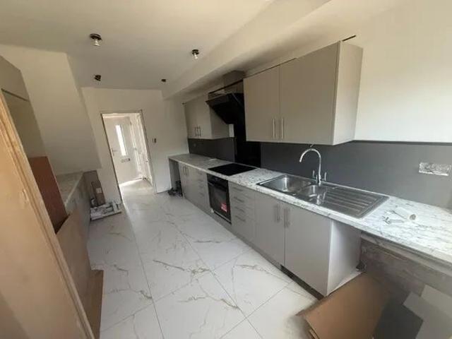 Scoresby Road, Moreton
