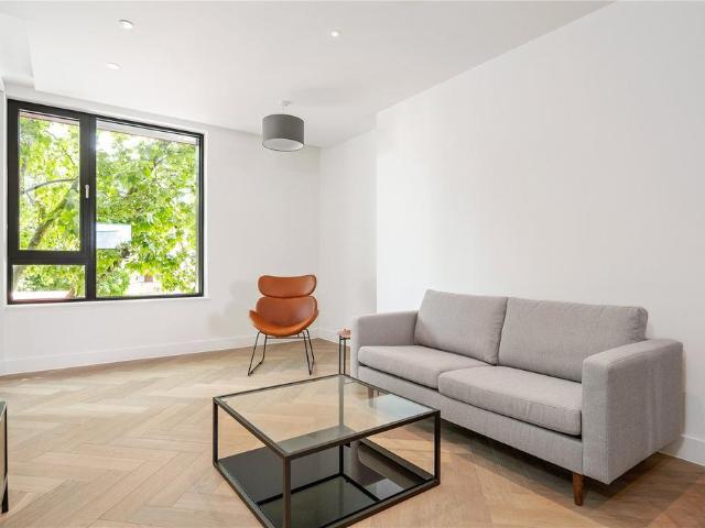 Scawfell Street, Shoreditch, London, E2 1 bed apartment to rent £2,750 pcm £635 pw