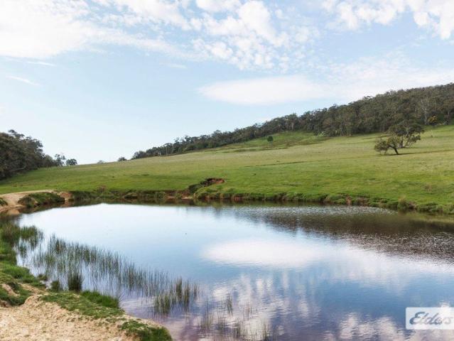 Scale, Serenity and Panoramic Rural Views in the Macedon Ranges
