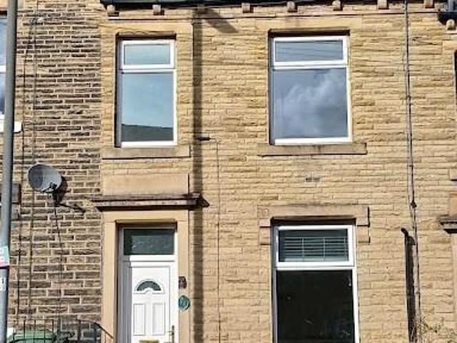 Scar Lane, Huddersfield, HD3 3 bed terraced house to rent £900 pcm £208 pw