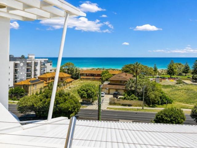 Scarborough Retreat, Beachside Living at Its Best