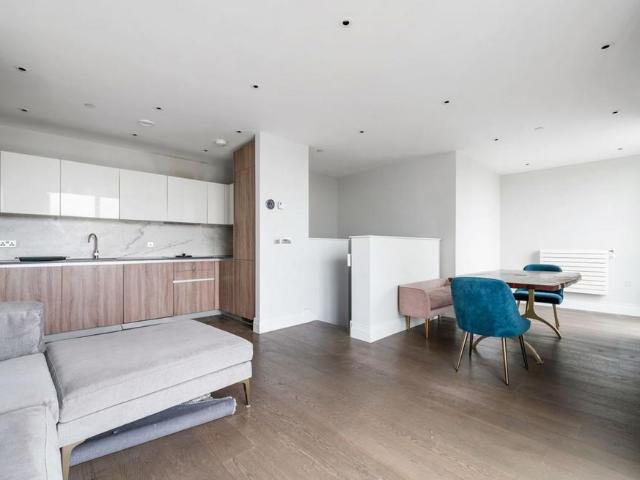 Scarborough Street, Nook Apartments, E1 2 bed flat to rent £3,500 pcm £808 pw