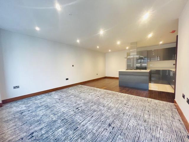Scarbrook Road, Croydon CR0, 3 bed flat to rent, £2,000 pcm | PrimeLocation