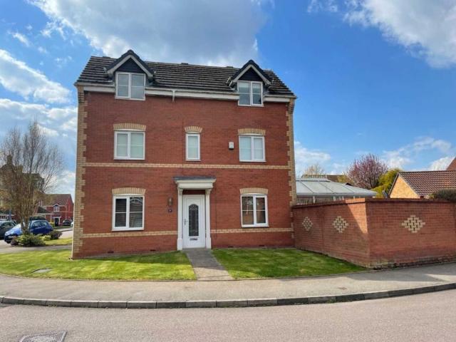 Scarecrow Lane, Sutton Coldfield 4 bed detached house to rent £1,725 pcm £398 pw