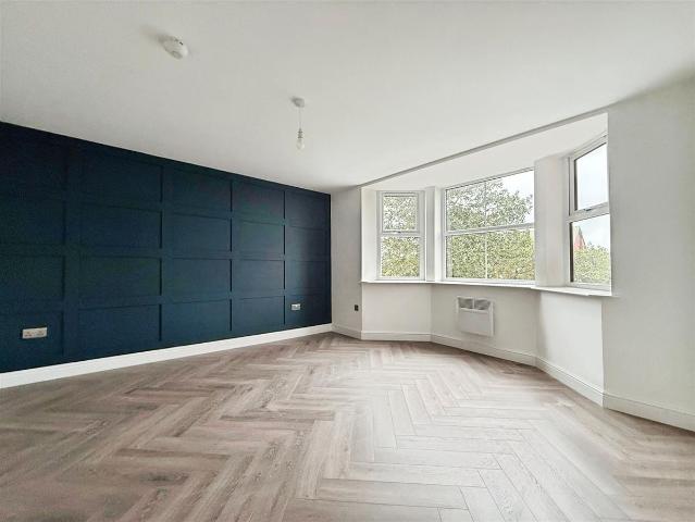 Scarisbrick New Road, Southport PR8, 2 bed flat to rent, £1,300 pcm | PrimeLocation
