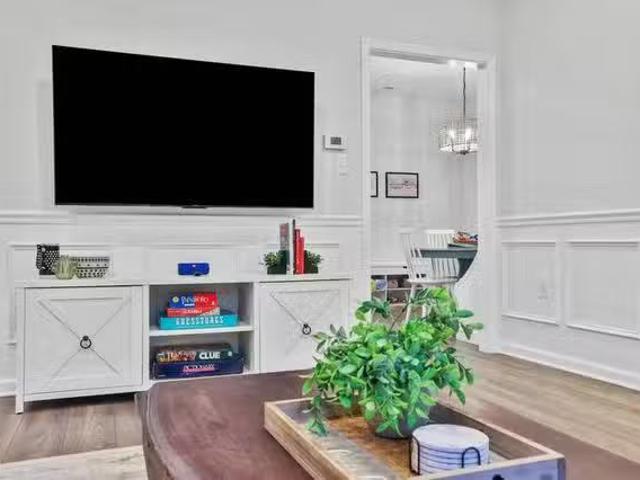 Scarlet Oak Drive