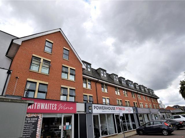 Scarrington Road, West Bridgford, Nottingham, Nottinghamshire NG2, 2 bed flat to rent, £1,100 pcm | PrimeLocation