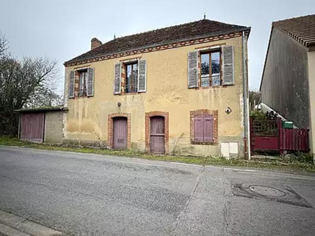 Sceaux sur Huisne 72160 Achat / Vente maison 2 pièces t2 au dernier étage cave