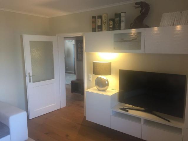 Scenic and quiet 3 room apartment with balcony in Munich Schwabing, Munchen Amsterdam Apartments for Rent