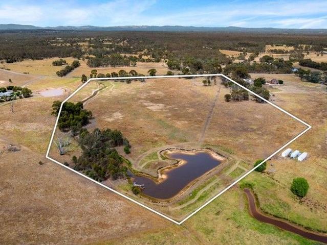 Scenic Axedale Acreage with Shed & Water