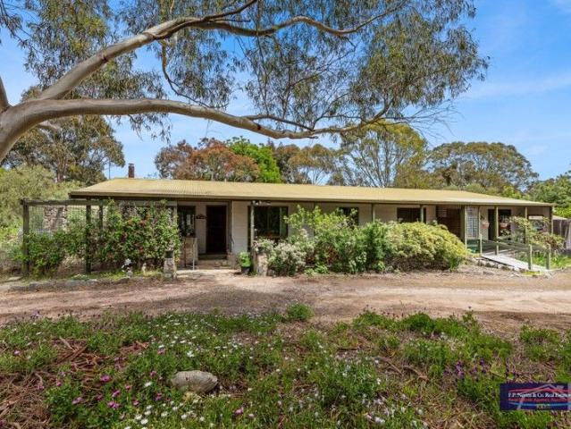 Country Charm, Dual Occupancy & Scenic Surrounds