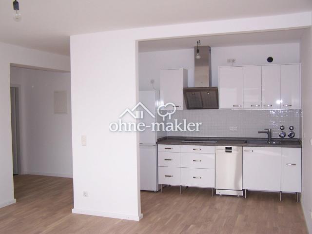 SCHWABING WEST HELLE, MODERNISIERTE 2 ZIMMER WOHNUNG MIT LOGGIA, SCHWIMMBAD UND GROSSER DACHTERRASSE