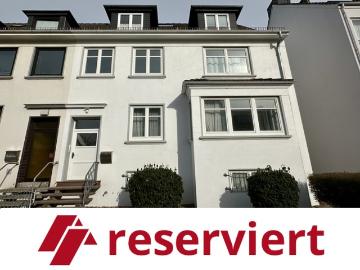 Schwachhausen: Wunderschöne u. große 2 Zi. Maisonnette Whg. mit EBK, Gartennutzung, Keller u. Garage