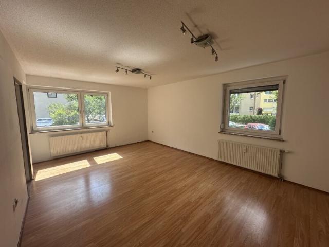 Schwaz: Großzügige 3,5 Zimmer Wohnung mit verglaster Loggia – ca. 90 m² zum individuellen Gestalten