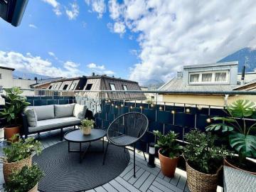 Schwaz: Seltene Gelegenheit – Exklusive Dachgeschosswohnung mit Südbalkon, Lift und Tiefgaragenplatz in absoluter Zentrumslage