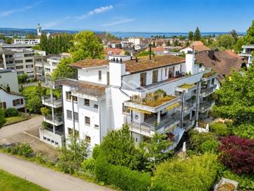 SCHWEBEN ZWISCHEN HIMMEL UND ZUHAUSE