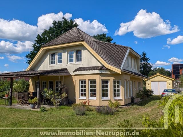 Schwedenhaus in Seenähe, 215 m² Wohnfläche auf großzügigem Grundstück in Neuruppin