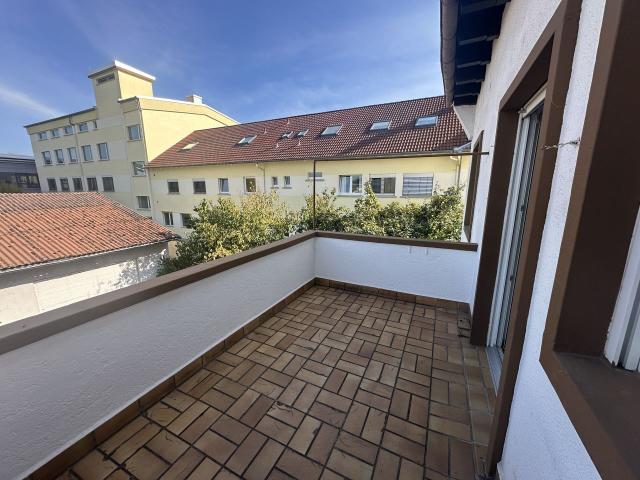Schwetzingen: 4 ZKB, saniert, ruhig mit Balkon und StPl/Garage
