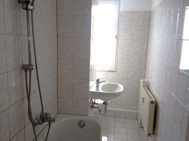 schã¶ne 3 r. whg. mit balkon fã¼r kleines geld !