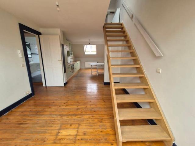 SCHAERBEEK: Duplex penthouse de charme 1ch + bureau