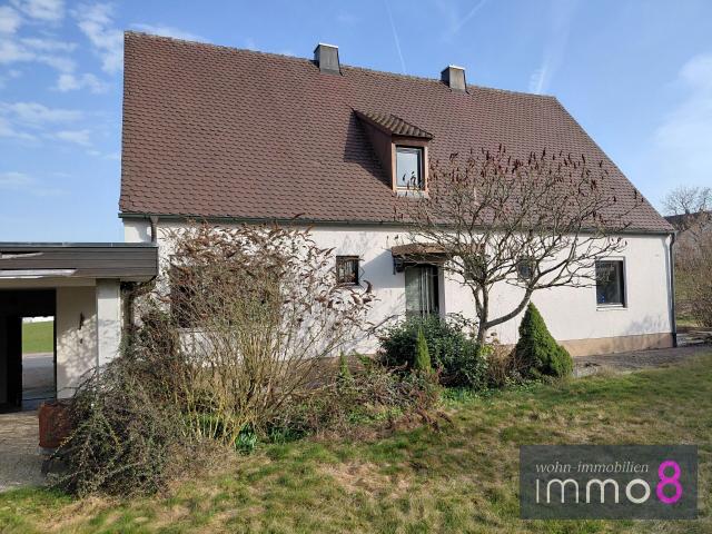 Werden Sie hier noch diesen Sommer Eigentümer: Freistehendes Haus mit schönem Grundstück in Oberhausen!