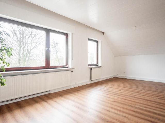 Schick renovierte Mietwohnung mit Garage und Einbauküche in Bielefelds östlicher Innenstadt