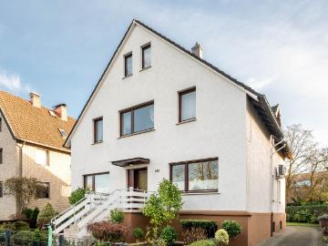 Schick renovierte Mietwohnung mit Garage und Einbauküche in Bielefelds östlicher Innenstadt