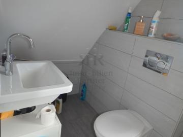 Schicke Maisonette Wohnung in einem 2 Familienhaus mit toller Aufteilung und Balkon!