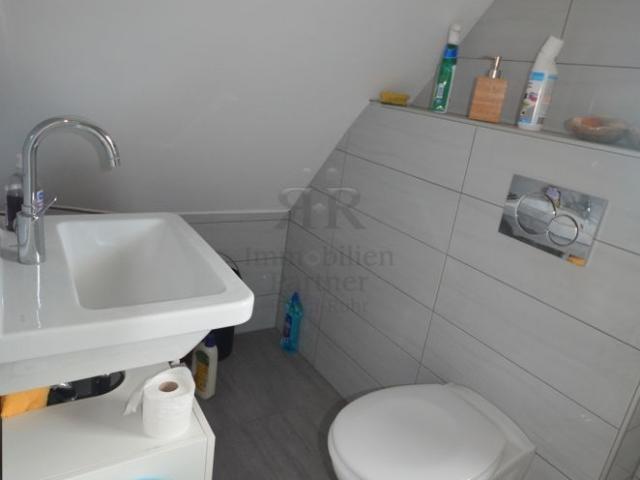 Schicke Maisonette Wohnung in einem 2 Familienhaus mit toller Aufteilung und Balkon!