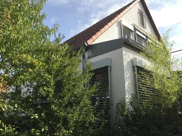 Gepflegte Architekten DHH mit 3 Kinderzimmern – ruhig und grün in Nürnberg Worzeldorf