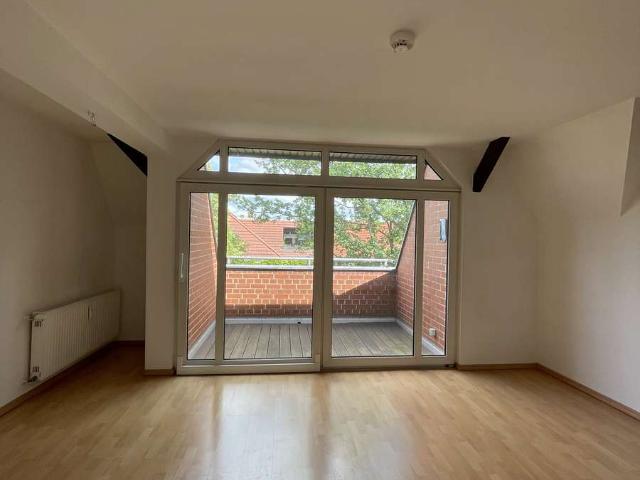 Schicke Dachgeschosswohnung im Herzen Tempelhofs