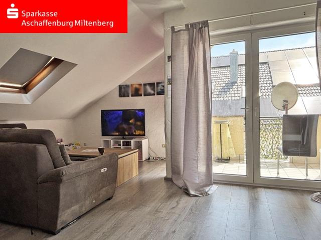 Schicke Dachgeschosswohnung in Röllfeld
