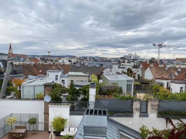 Schicke Dachmaisonette mit 2 großen Terrassen und traumhaftem Ausblick auf Schloss Schönbrunn!