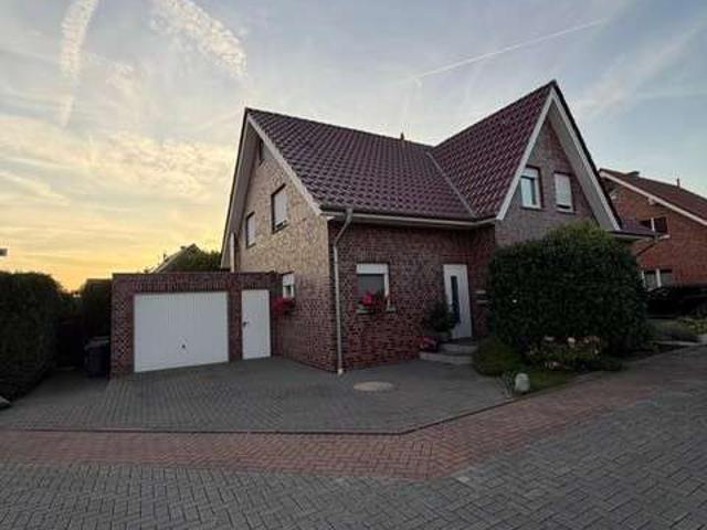 Schicke Doppelhaushälfte mit XXL Garage von Privat