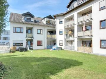 Schicke Erdgeschosswohnung mit Einbauküche und Gartennutzung
