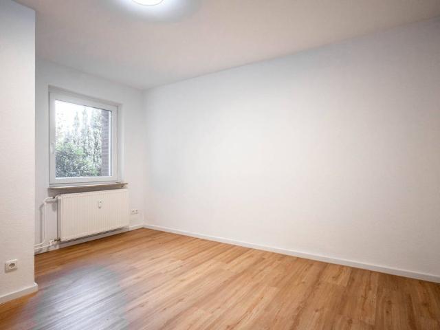 Schicke Erdgeschosswohnung mit Einbauküche und PKW Stellplatz in Bielefeld Gadderbaum