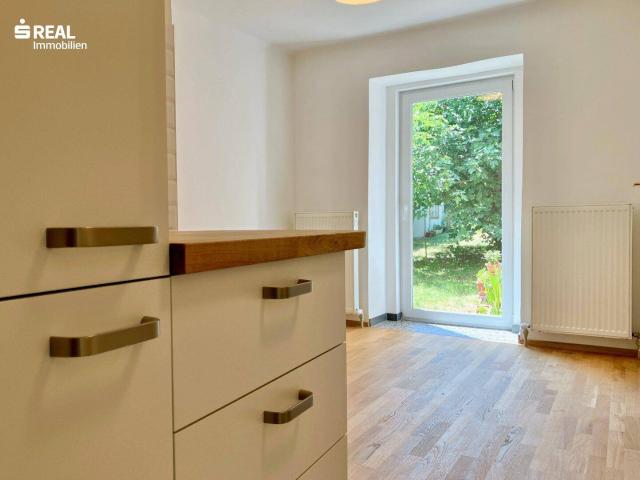 SCHICKE kleine WOHNUNG in allerbester LAGE mit TERRASSE