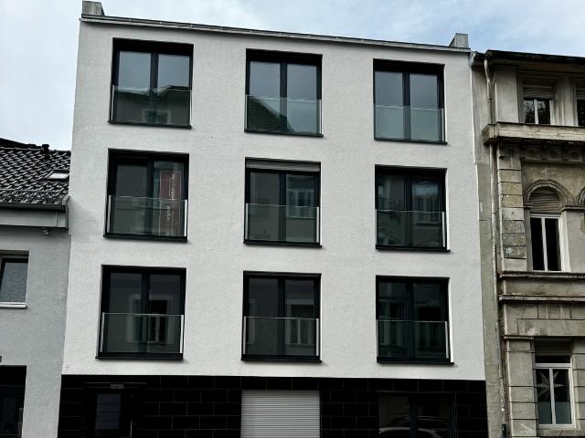 Schicke Penthousewohnung mit Balkonin Alt Mülheim Neubau