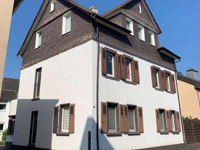 Schicke sanierte 2 Zimmer Dachgeschosswohnung in ruhiger Wohnlage von Obertshausen