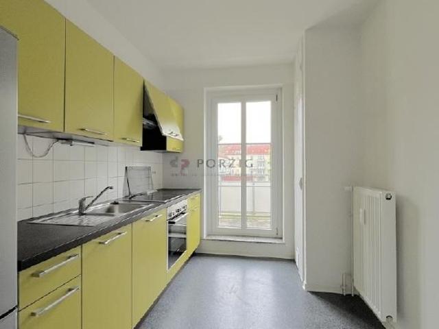 Schicke Single Wohnung mit Einbauküche und Balkon