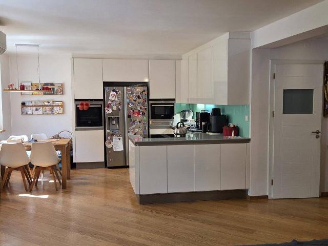 Schicke Wohnung mit Loggia Krottenbachstraße