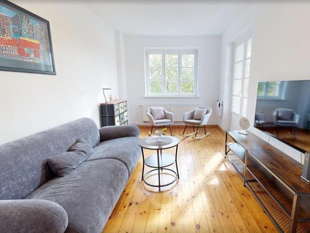 Schicke Zwei Zimmerwohnung mit zwei Tageslicht Bädern