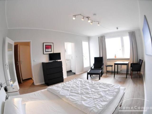 Schicke 1 Zimmer Wohnung mit Balkon, Nähe KaDeWe, Berlin, möbliert