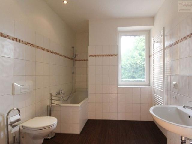 Schicke 2 Raum Wohnung mit Balkon im Zentrum von Aue