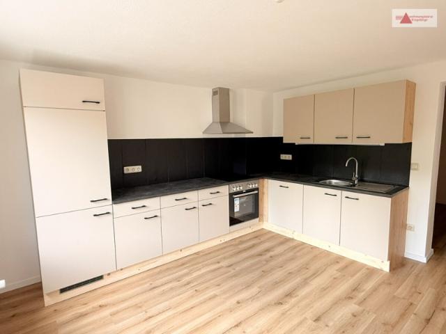 Schicke 2 Raum Wohnung mit neuer Einbauküche in zentraler Lage von Markersbach